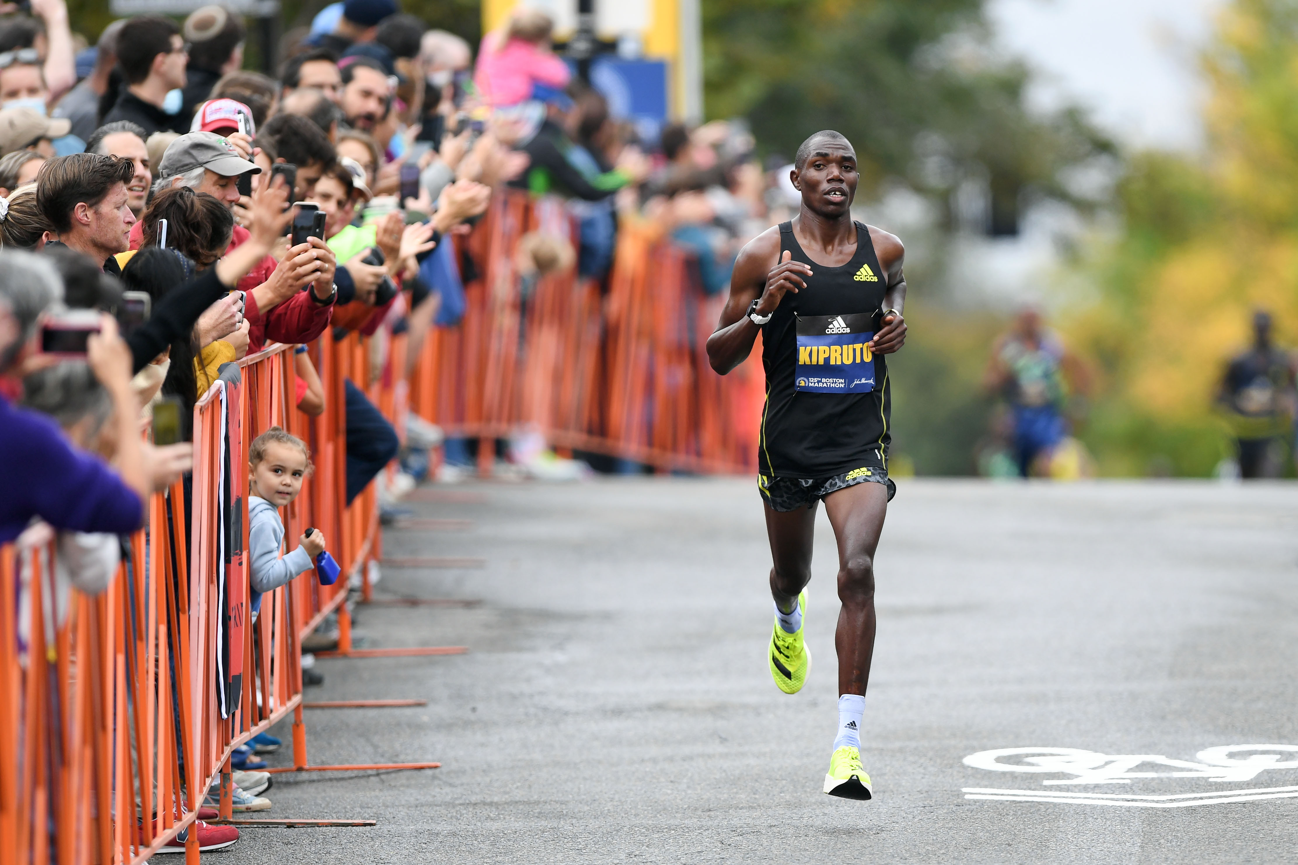 El keniano Benson Kipruto gana la 125 edición del Maratón de Boston