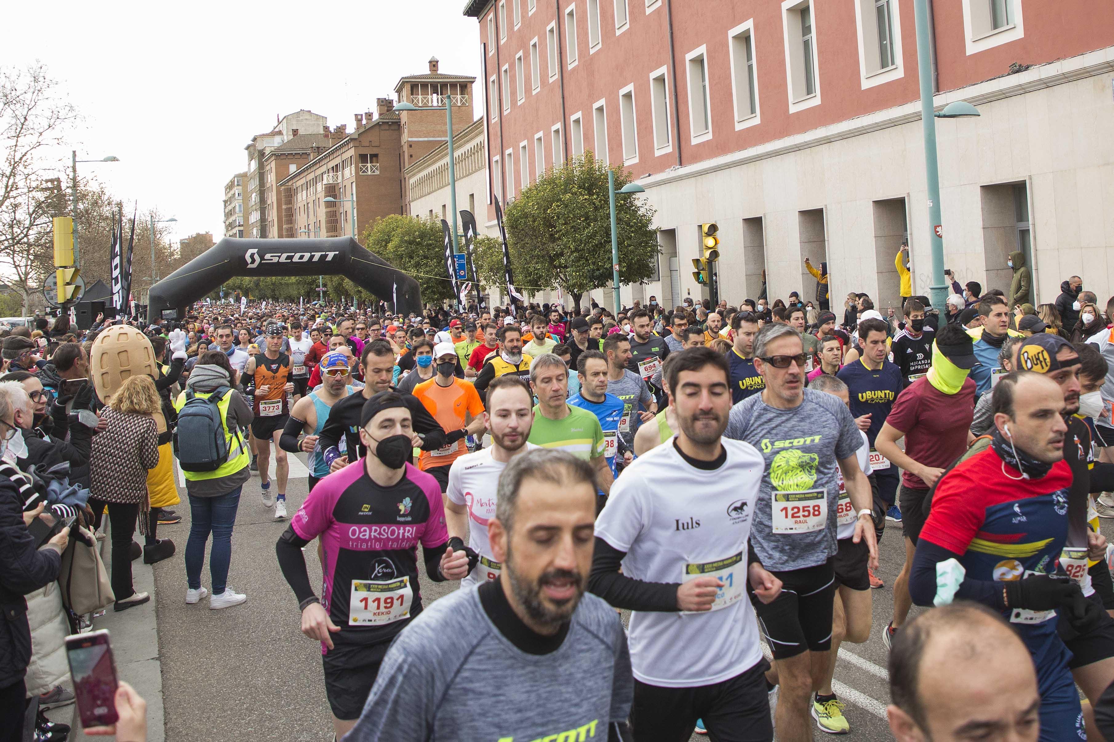 La Media Maratón de Zaragoza vuelve a tomar las calles de la ciudad